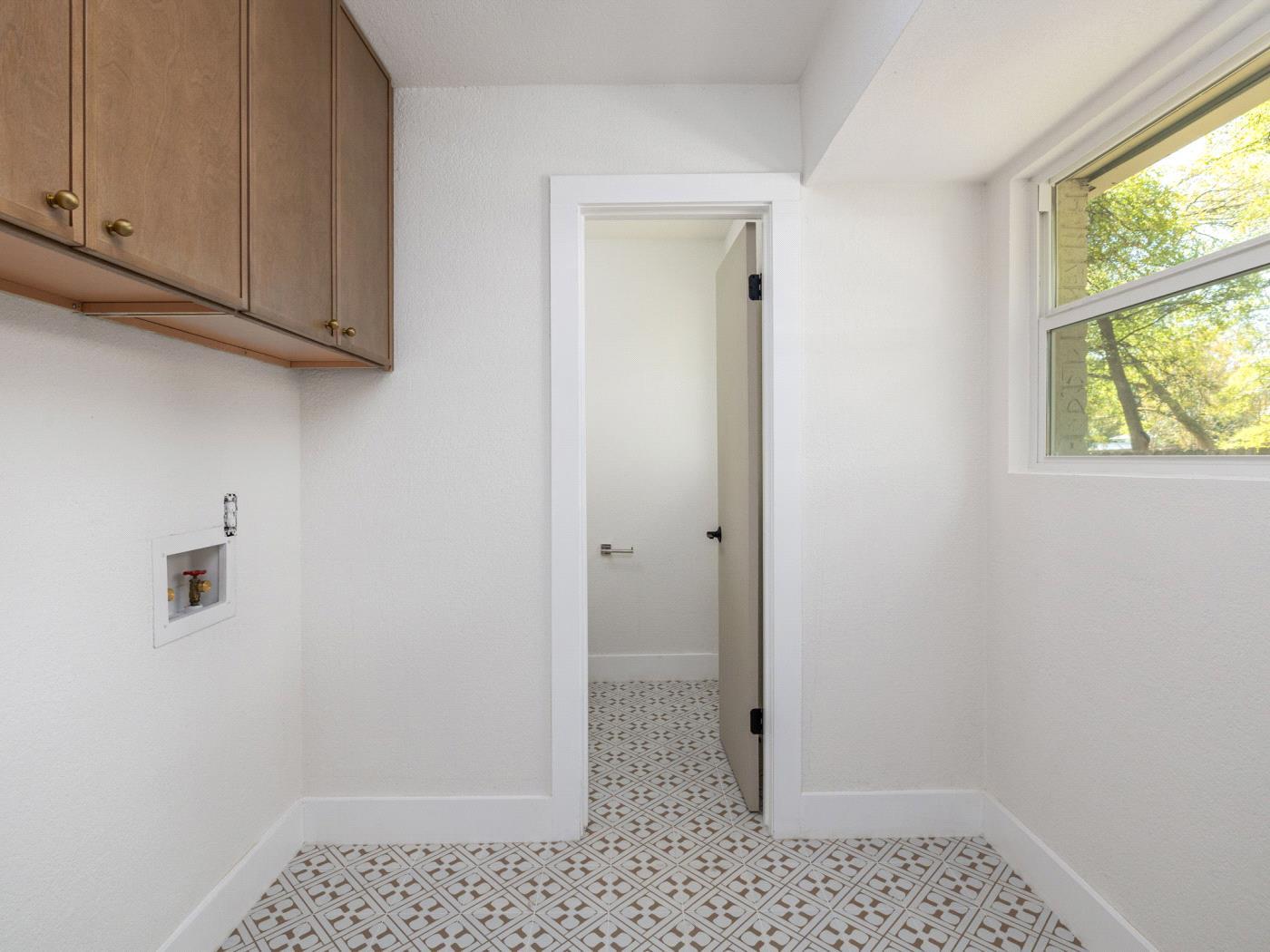 Image 27 of 30 For 2503 Castledale Dr