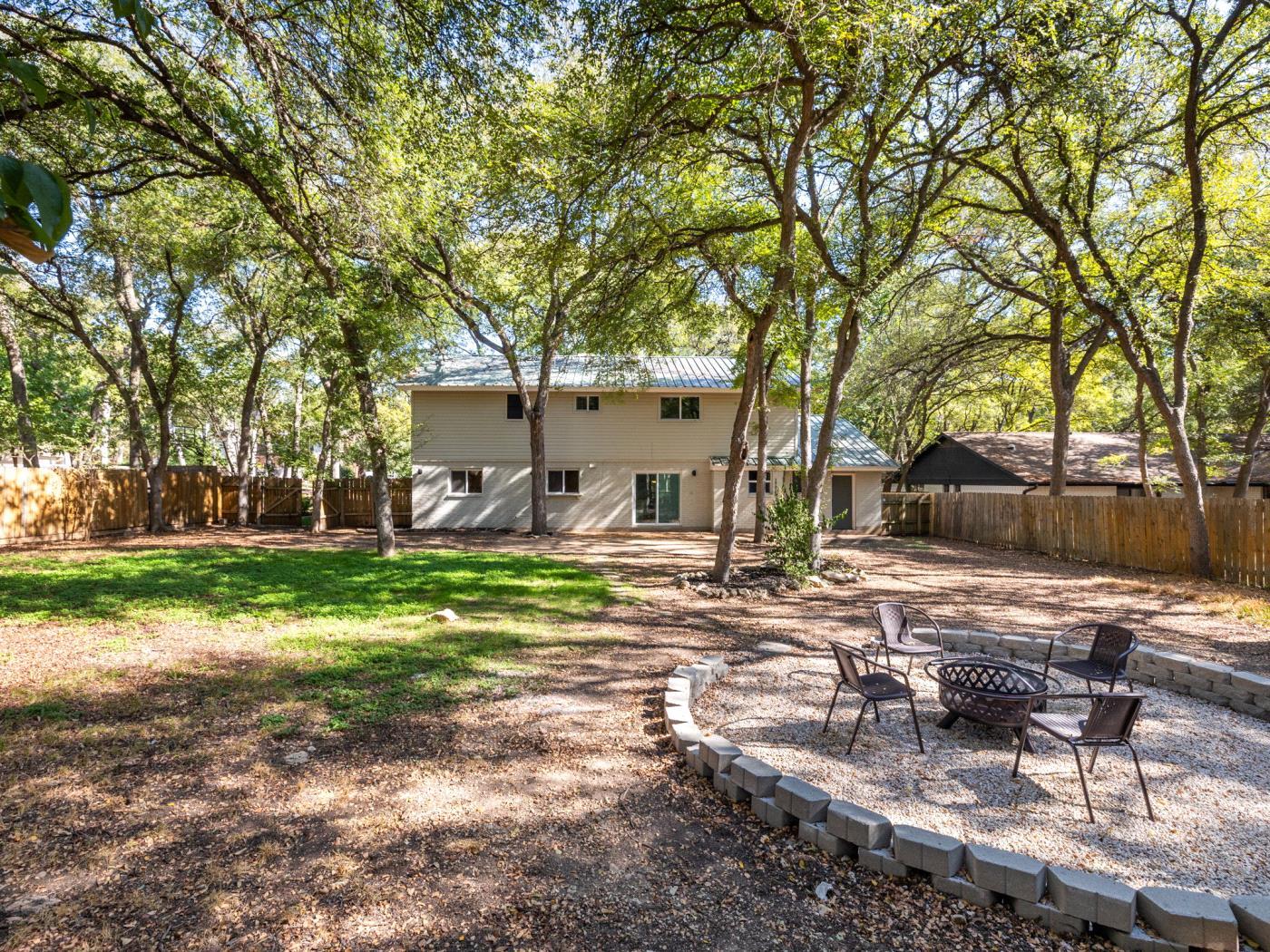 Image 8 of 30 For 2503 Castledale Dr