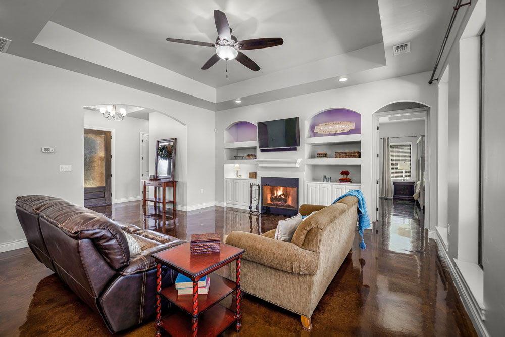 Image 10 of 40 For 750 Cambridge Dr