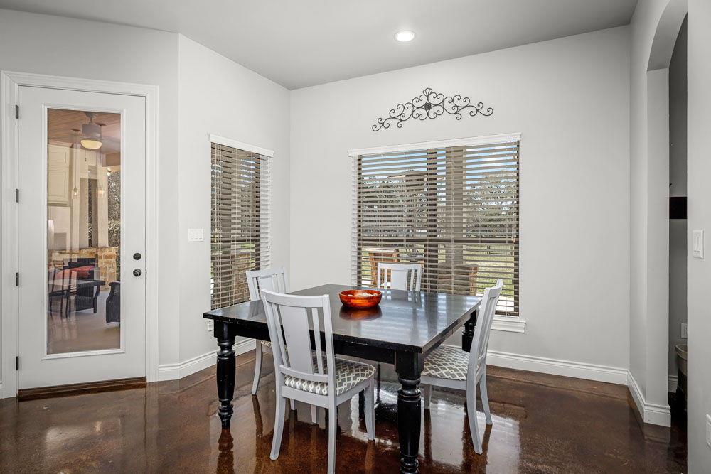 Image 11 of 40 For 750 Cambridge Dr
