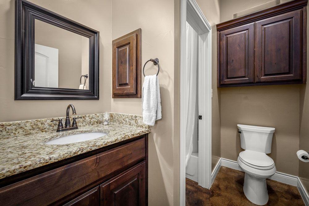 Image 20 of 40 For 750 Cambridge Dr