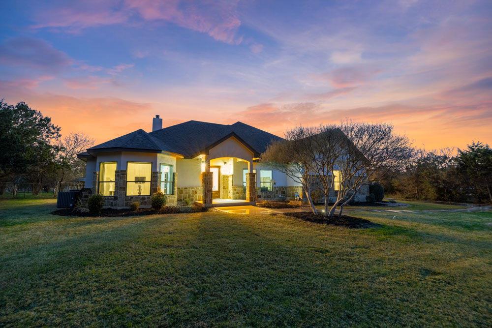 Image 31 of 40 For 750 Cambridge Dr