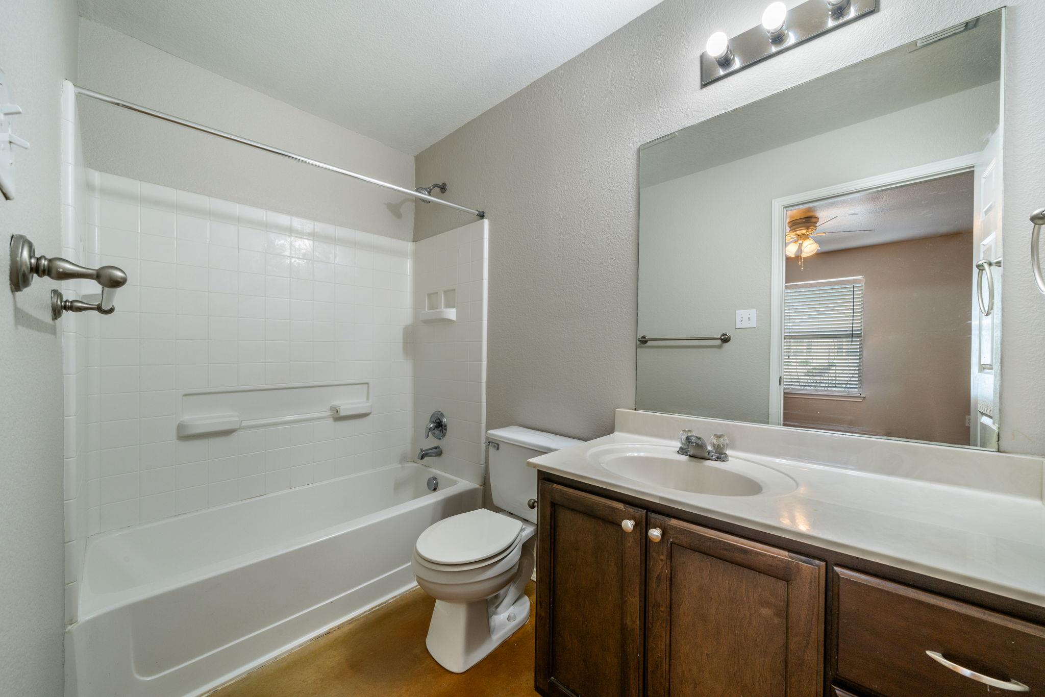 Image 13 of 27 For 1237 Jefferson Ave 407