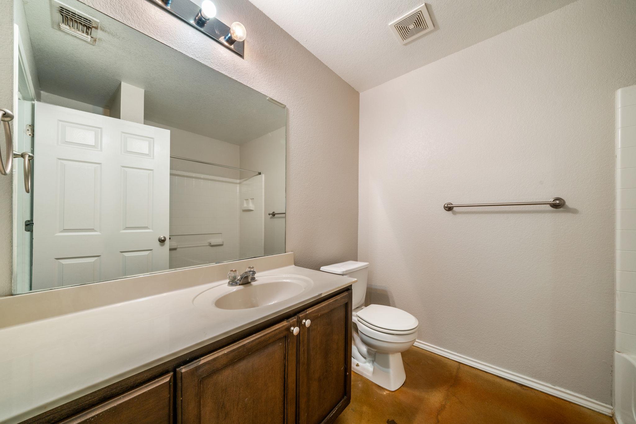 Image 22 of 27 For 1237 Jefferson Ave 407