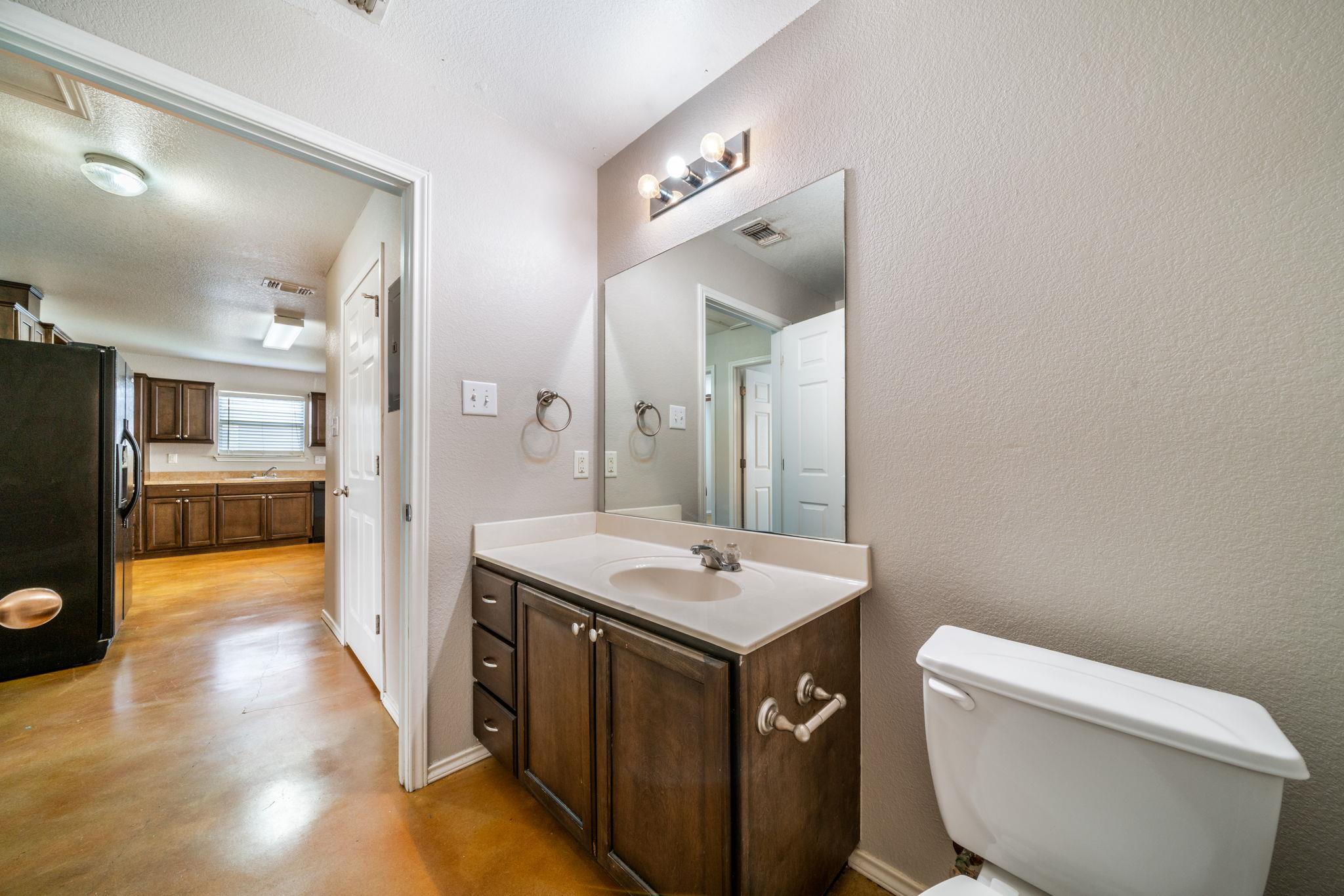 Image 23 of 27 For 1237 Jefferson Ave 407