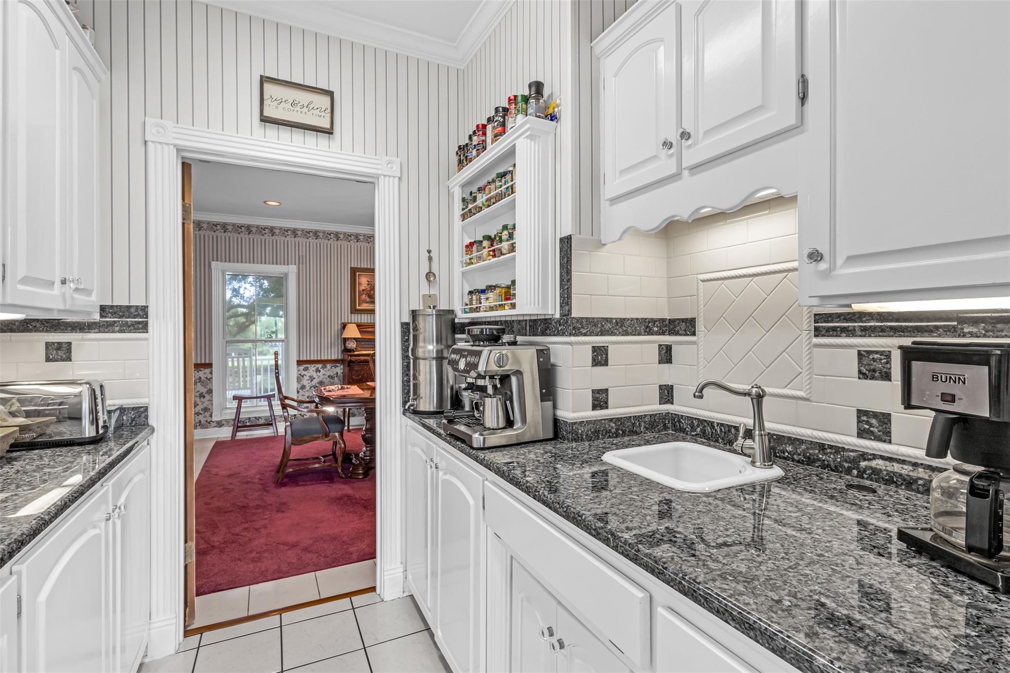 Image 14 of 39 For 10299 Paddy Hamilton Rd