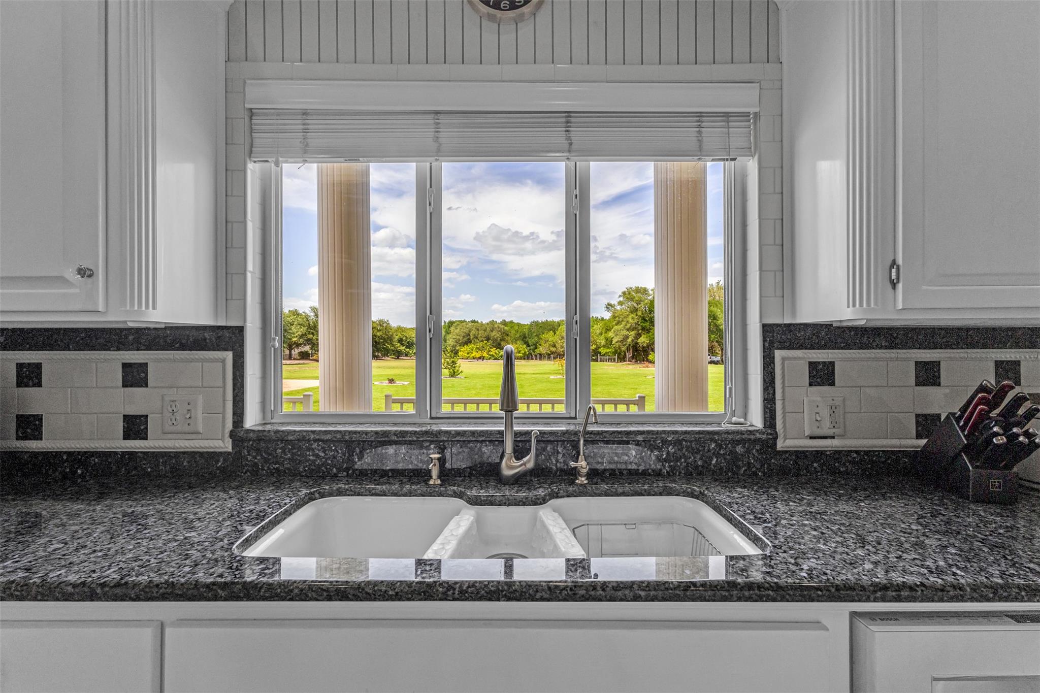 Image 16 of 39 For 10299 Paddy Hamilton Rd