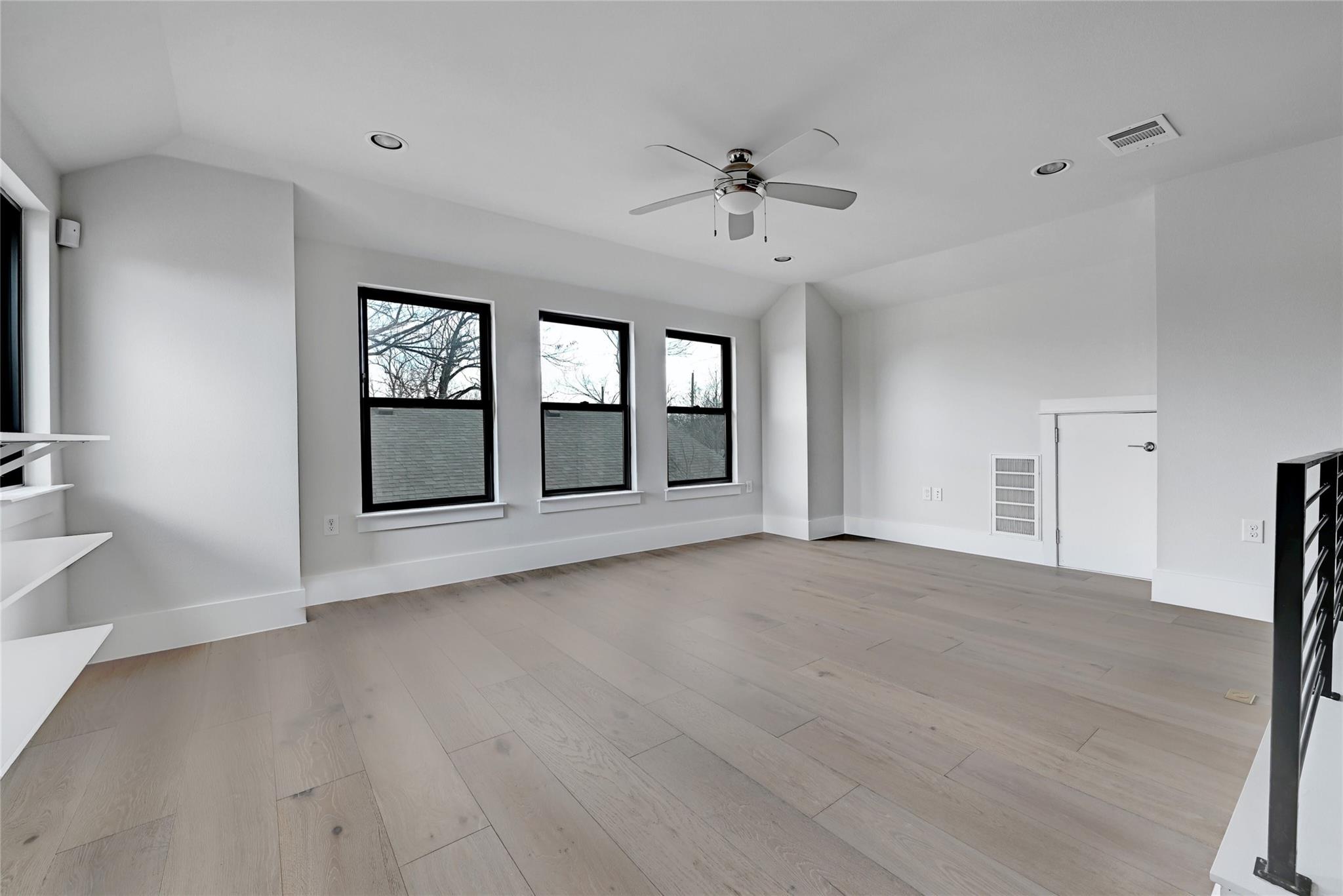 Image 17 of 25 For 1815 38th St