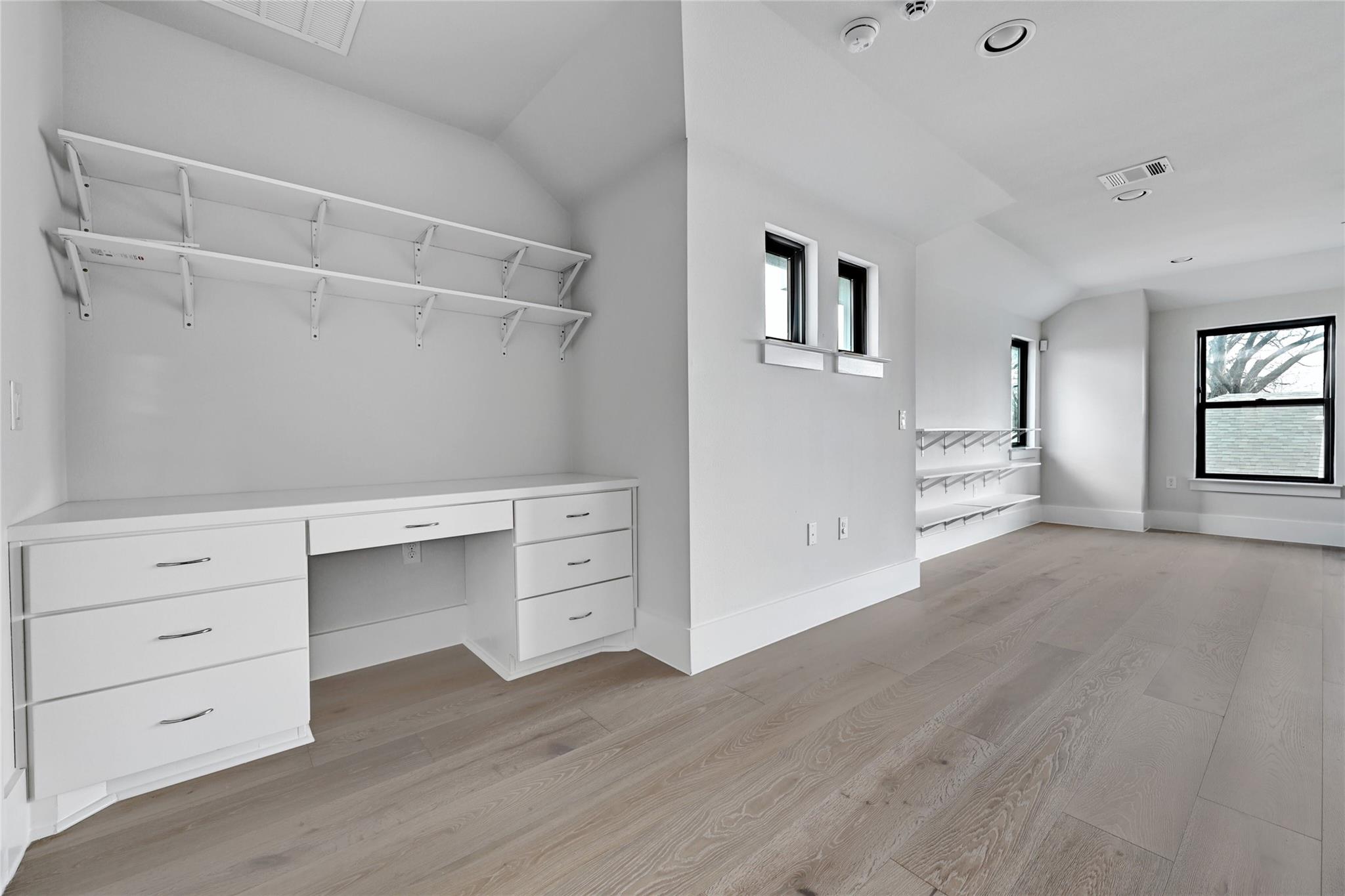 Image 19 of 25 For 1815 38th St