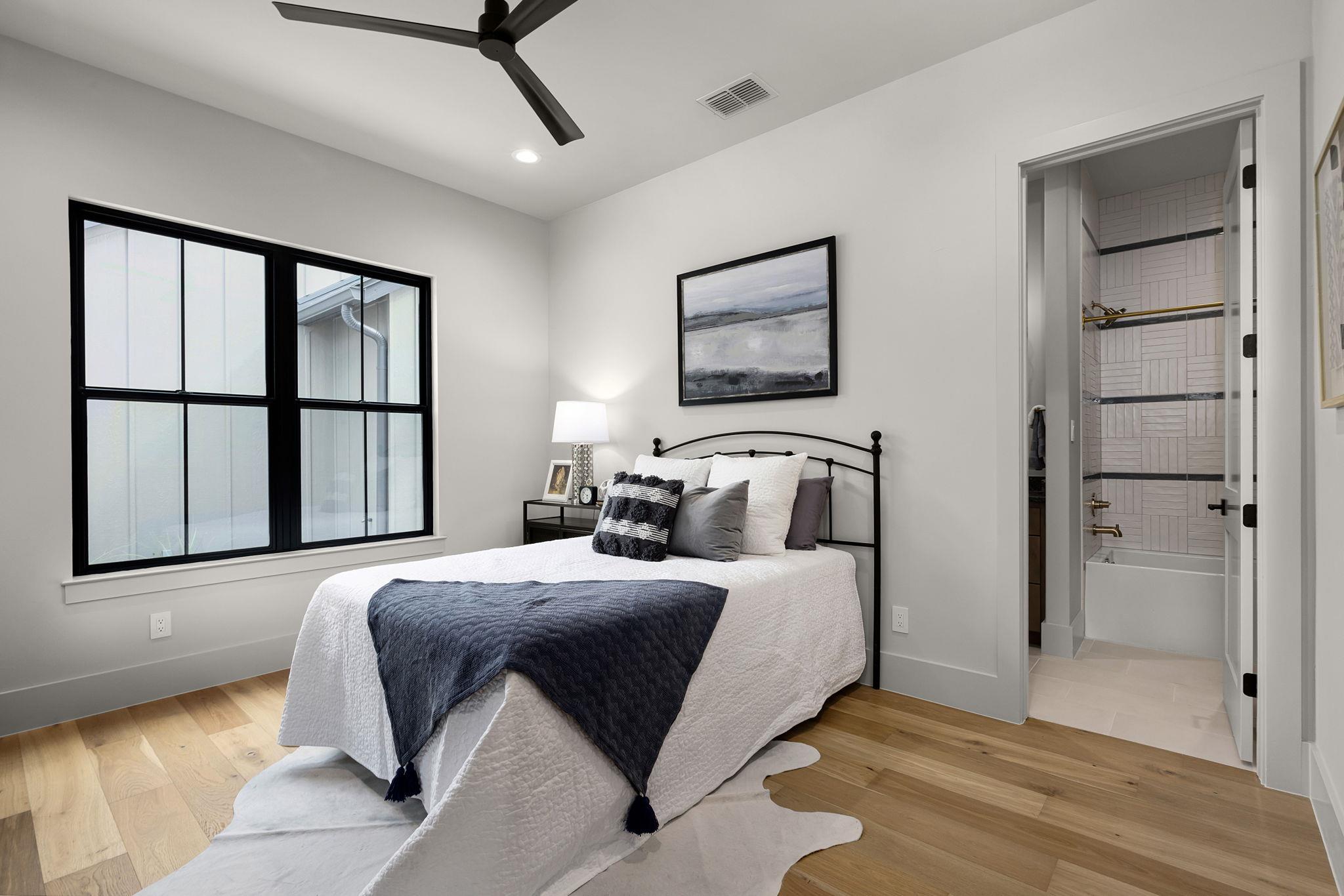 Image 16 of 37 For 232 Riverfront Dr