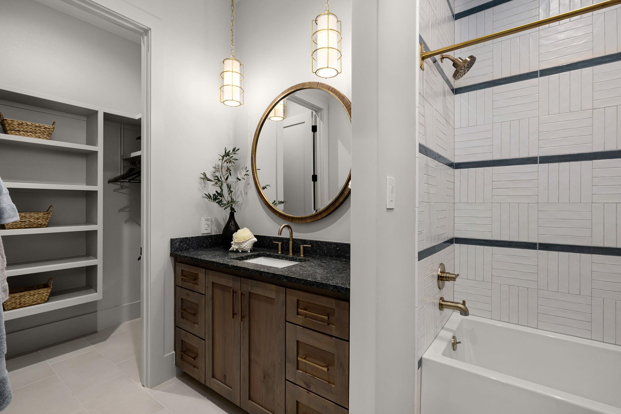 Image 19 of 37 For 232 Riverfront Dr