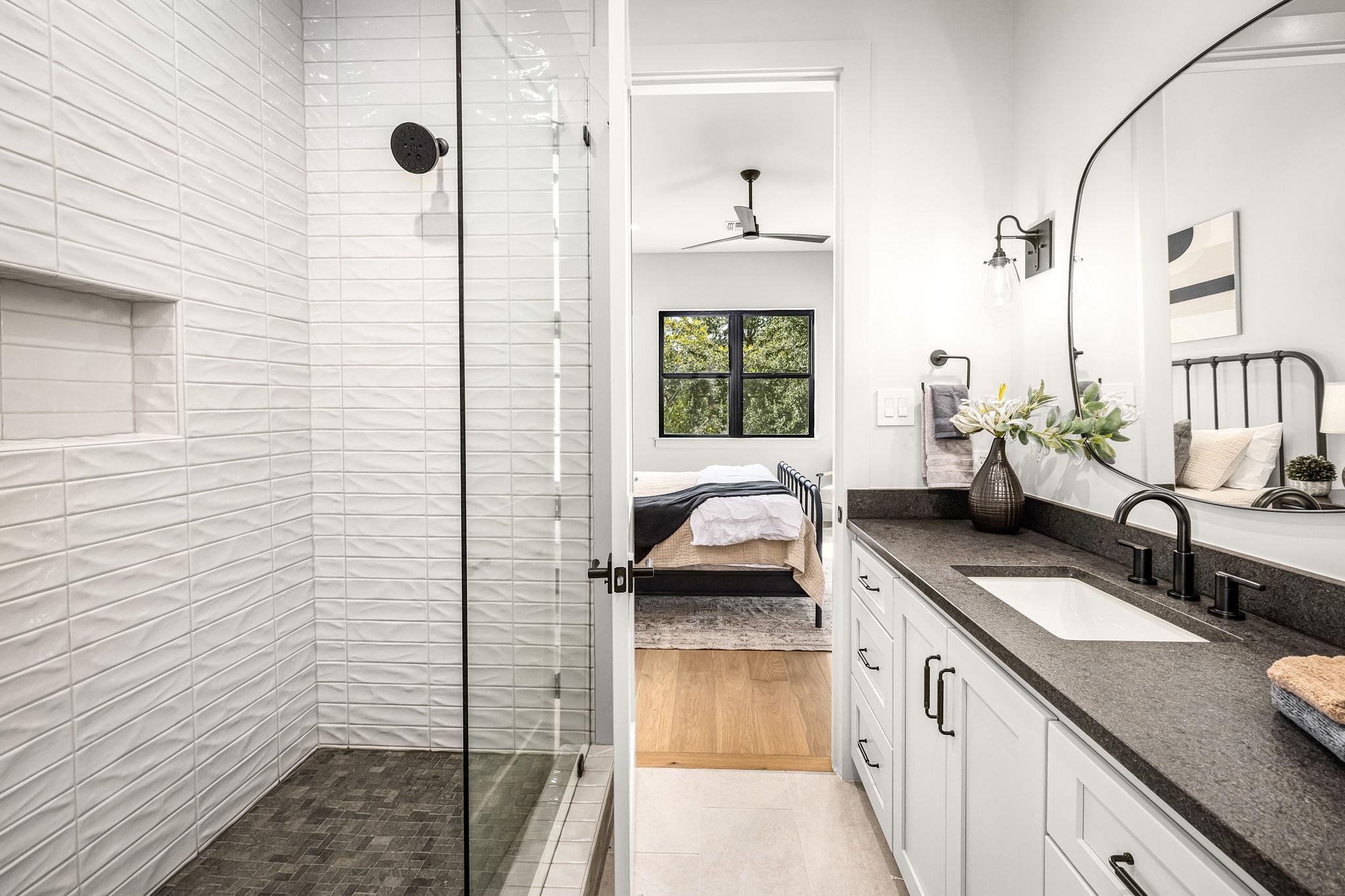 Image 21 of 37 For 232 Riverfront Dr