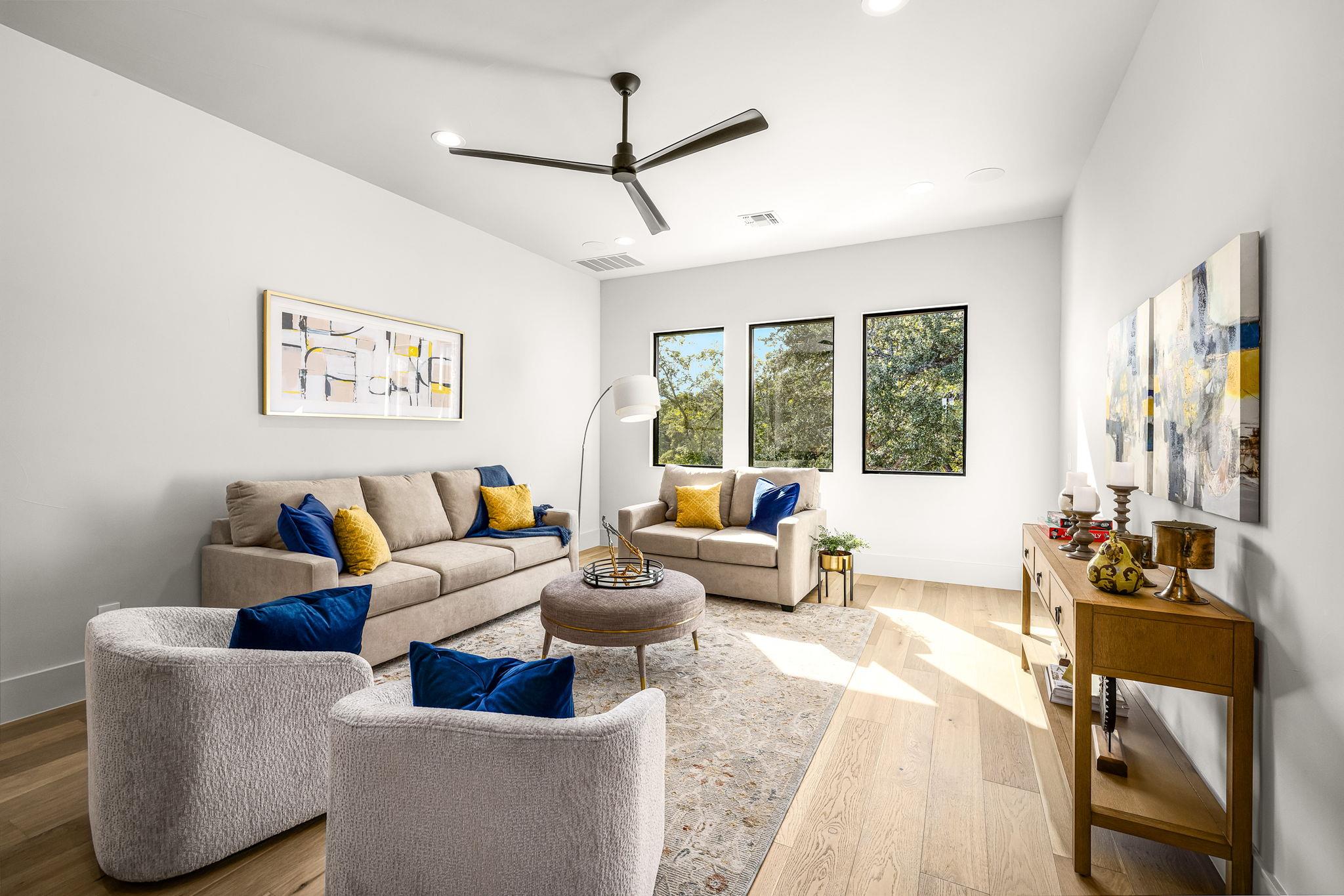 Image 22 of 37 For 232 Riverfront Dr