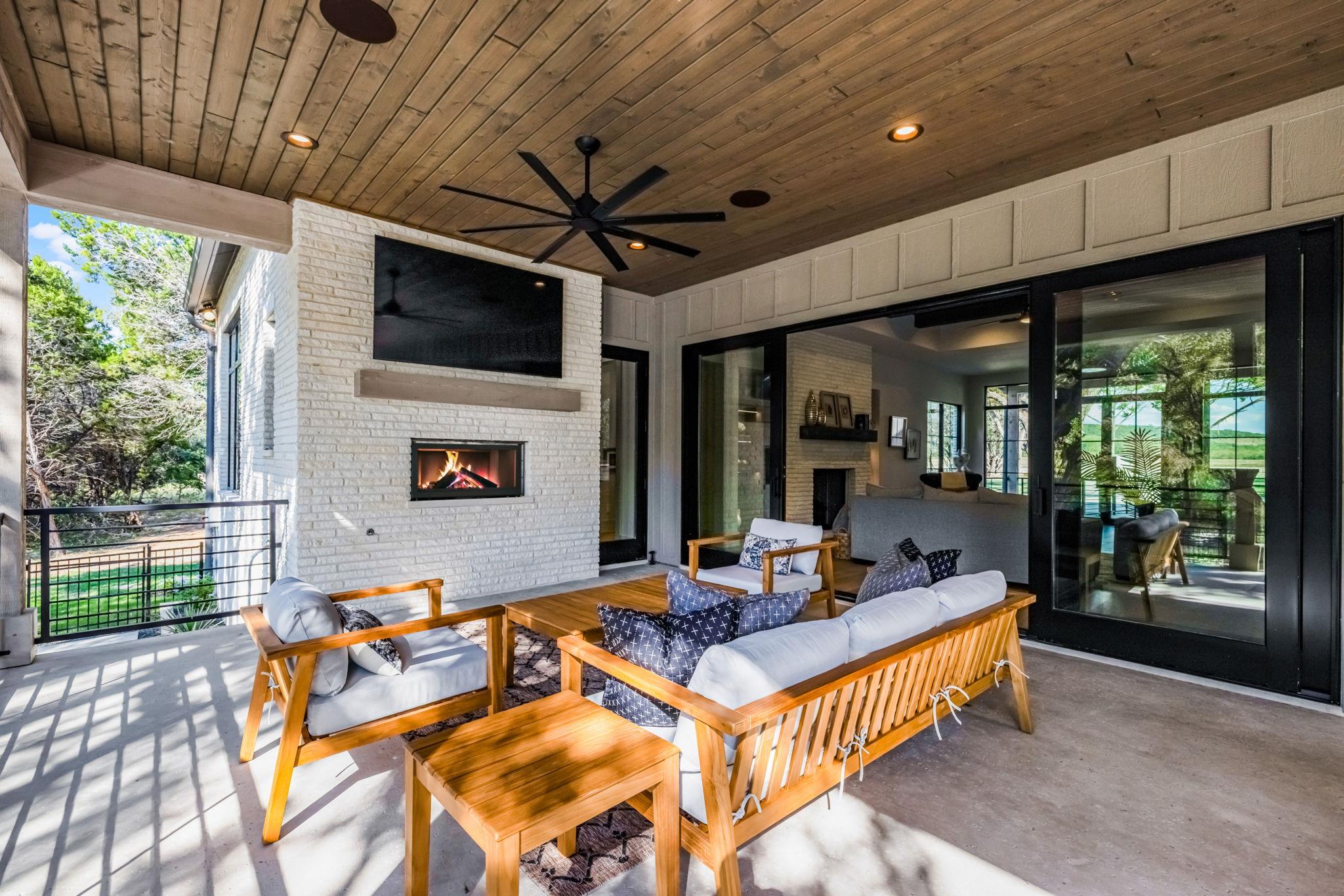 Image 28 of 37 For 232 Riverfront Dr