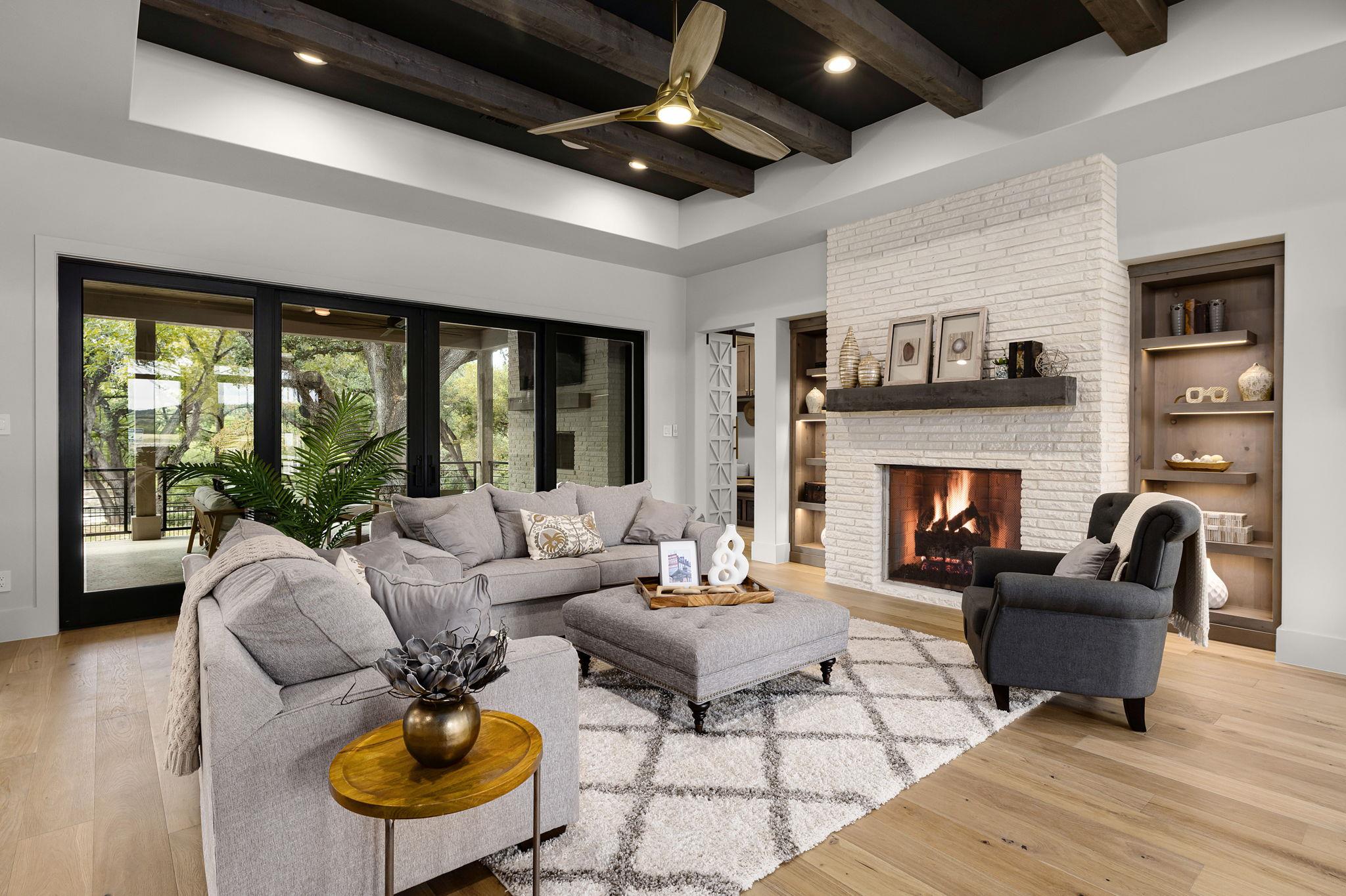 Image 6 of 37 For 232 Riverfront Dr