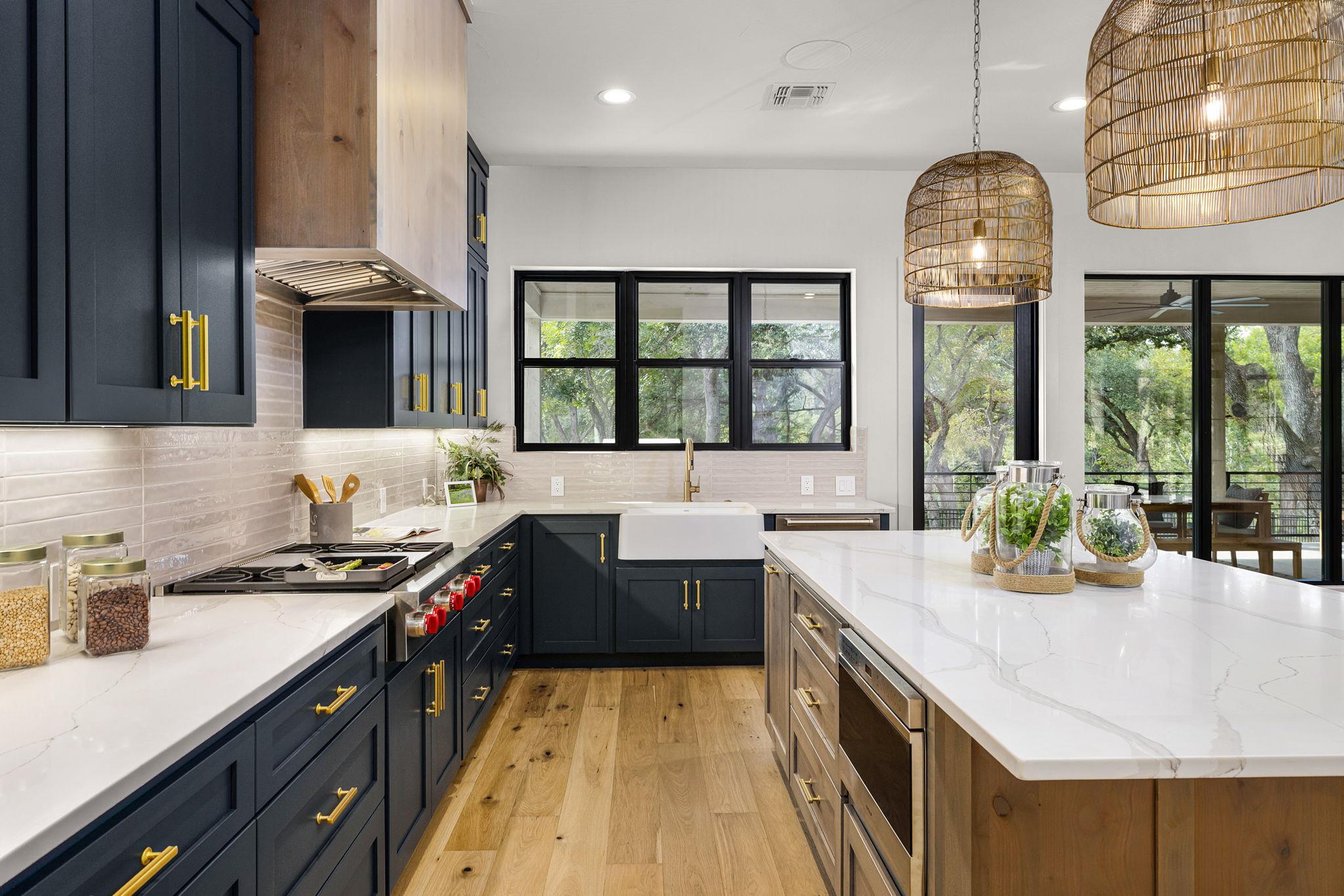 Image 7 of 37 For 232 Riverfront Dr