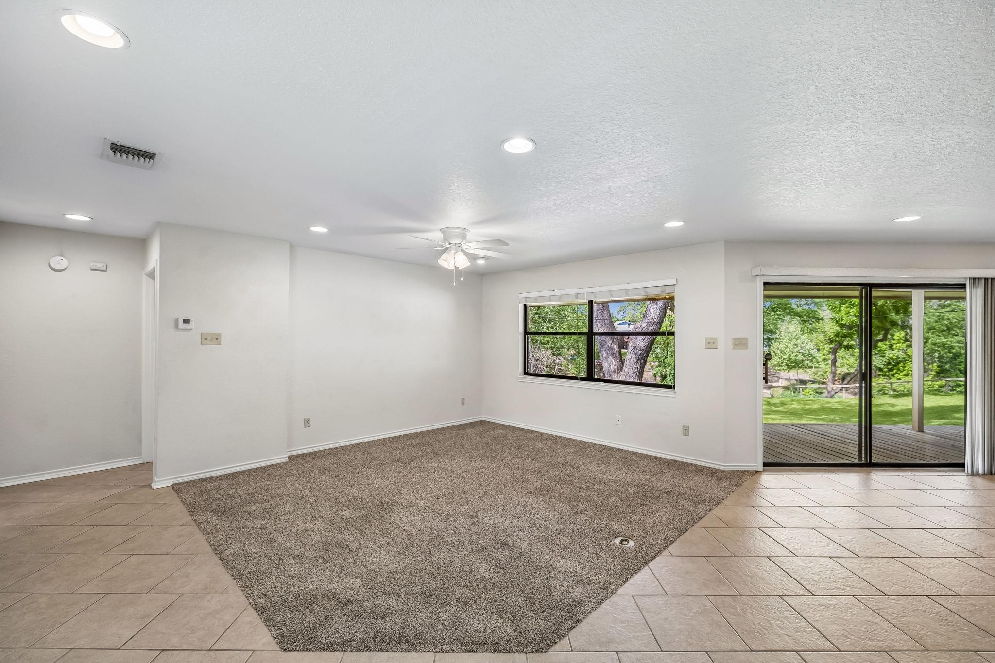 Image 11 of 28 For 900 Boenig St