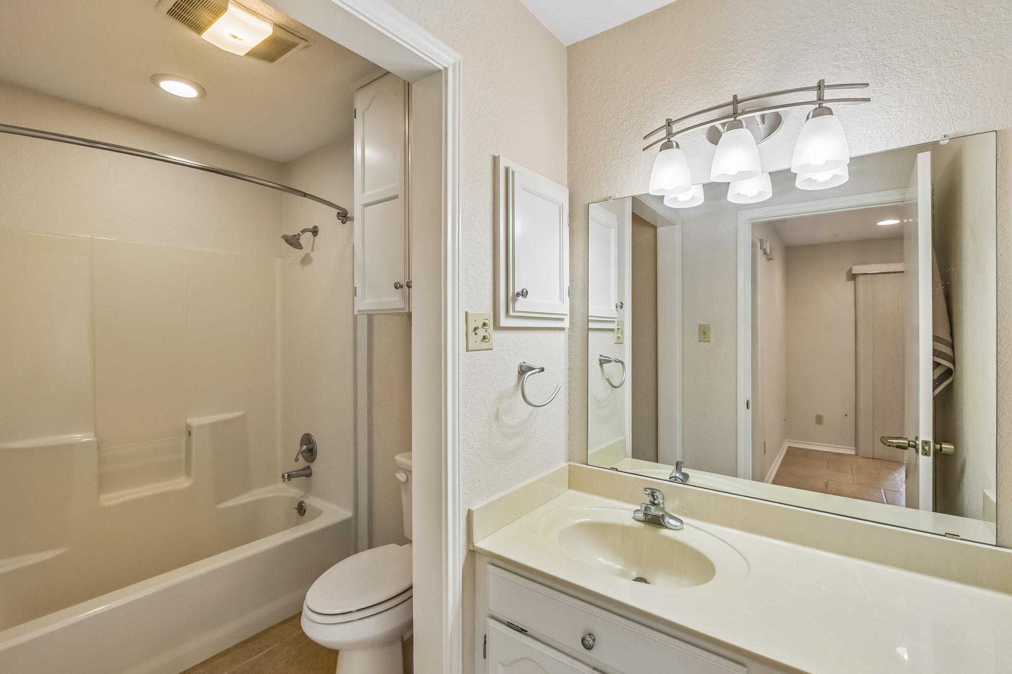 Image 18 of 28 For 900 Boenig St