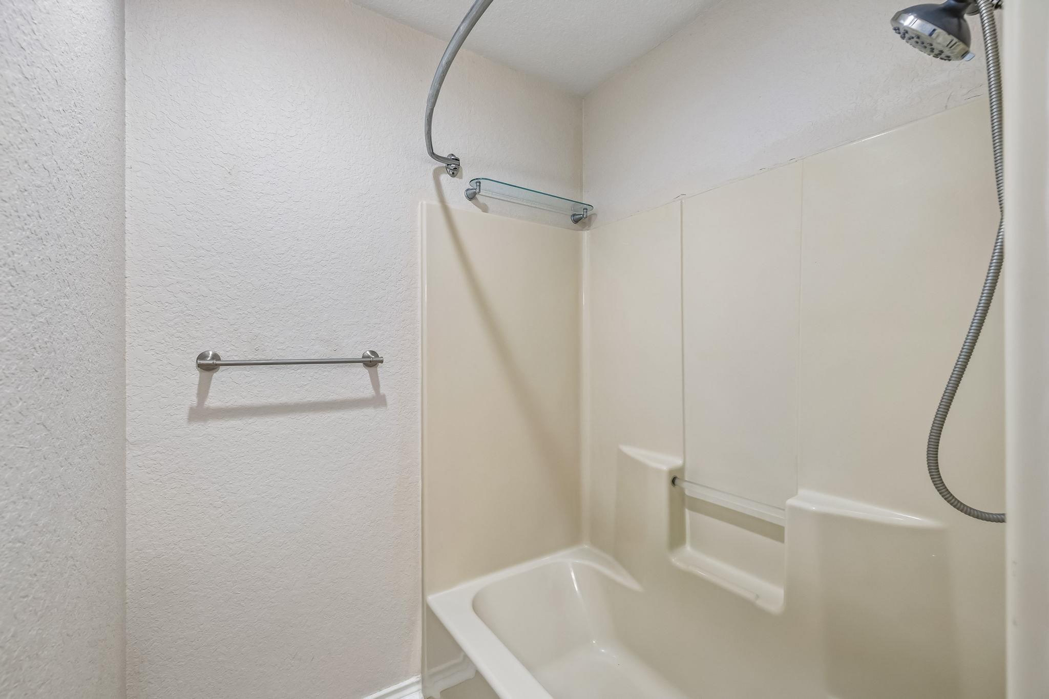 Image 22 of 28 For 900 Boenig St