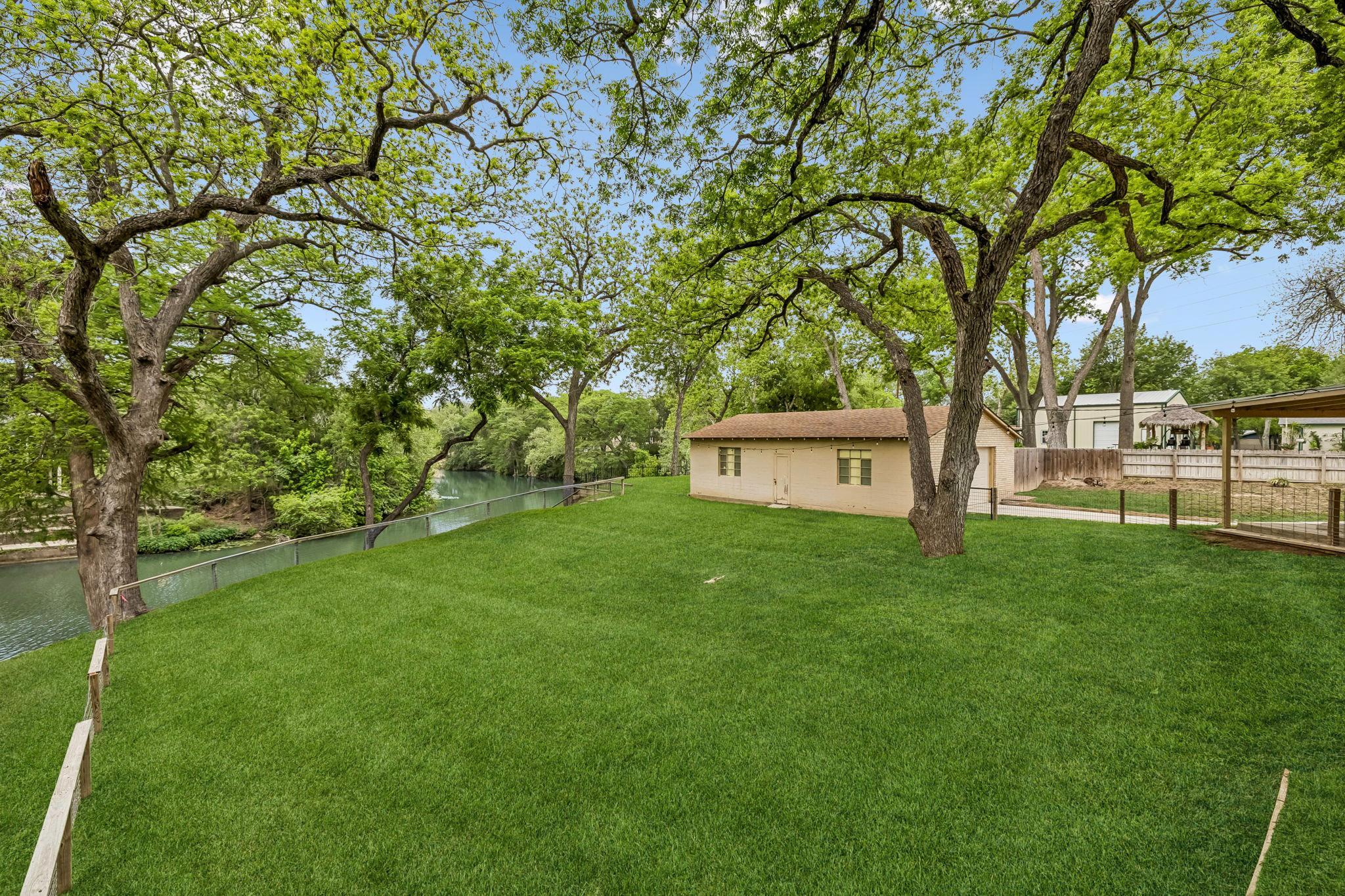 Image 24 of 28 For 900 Boenig St