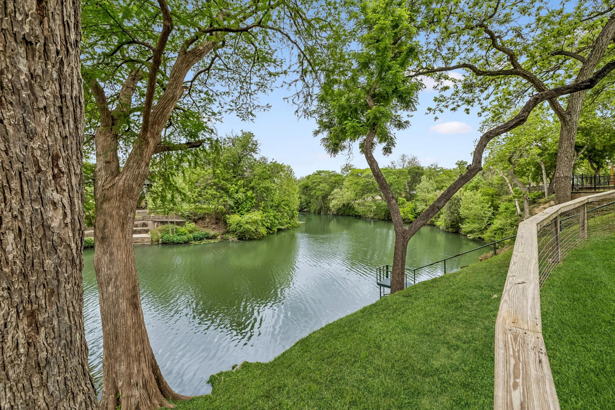 Image 26 of 28 For 900 Boenig St