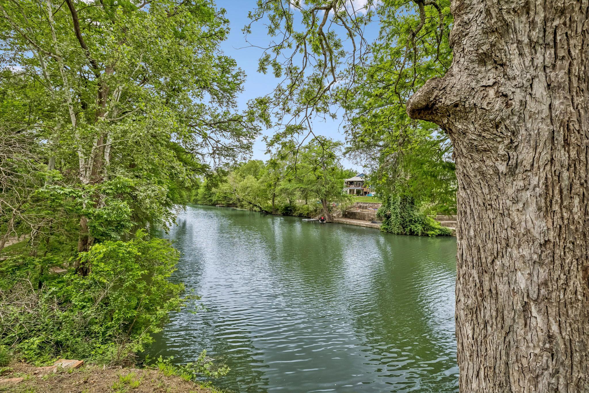 Image 27 of 28 For 900 Boenig St