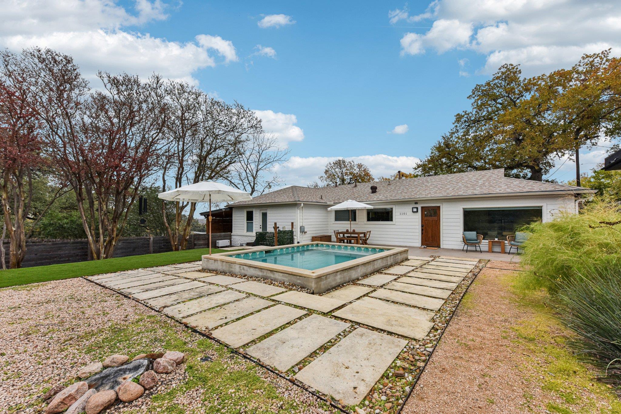 Image 37 of 40 For 1101 Manlove St