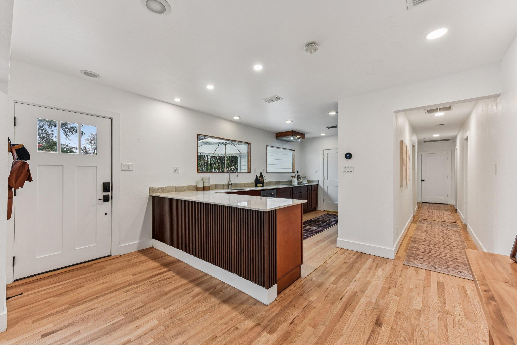 Image 9 of 40 For 1101 Manlove St