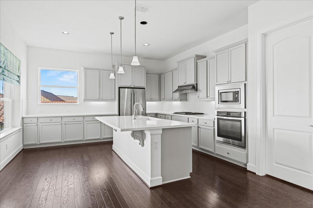 Image 3 of 27 For 609 Dancing Oak Ln