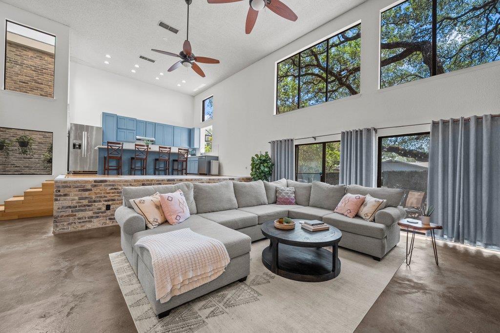 Details for 702 California Blvd 702, New Braunfels, TX 78130
