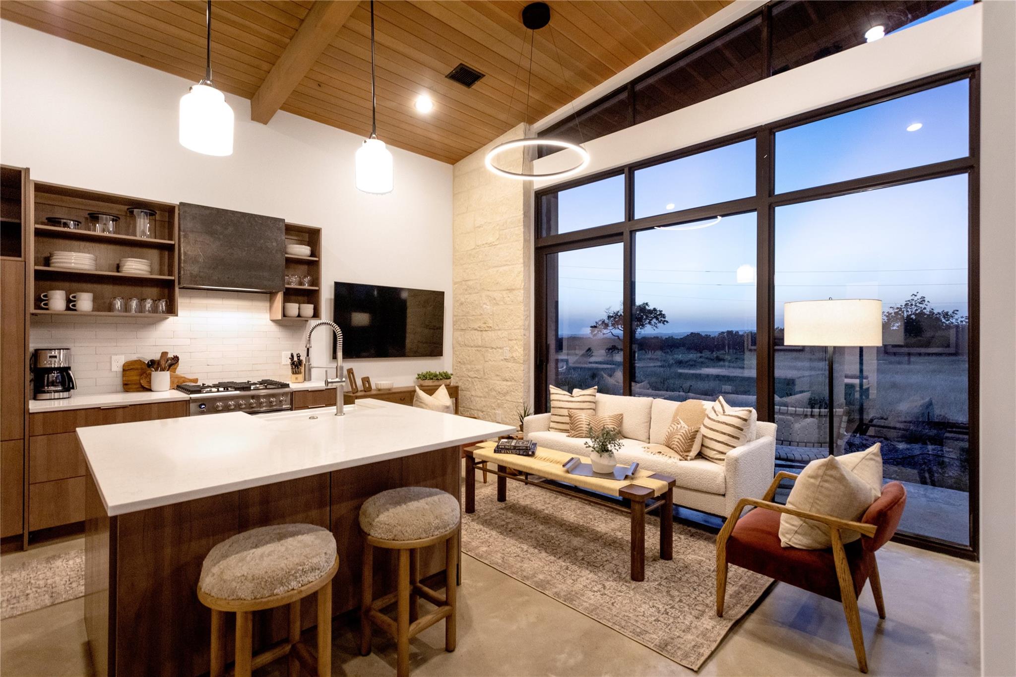 Image 29 of 39 For 9361 Us Highway 290 8