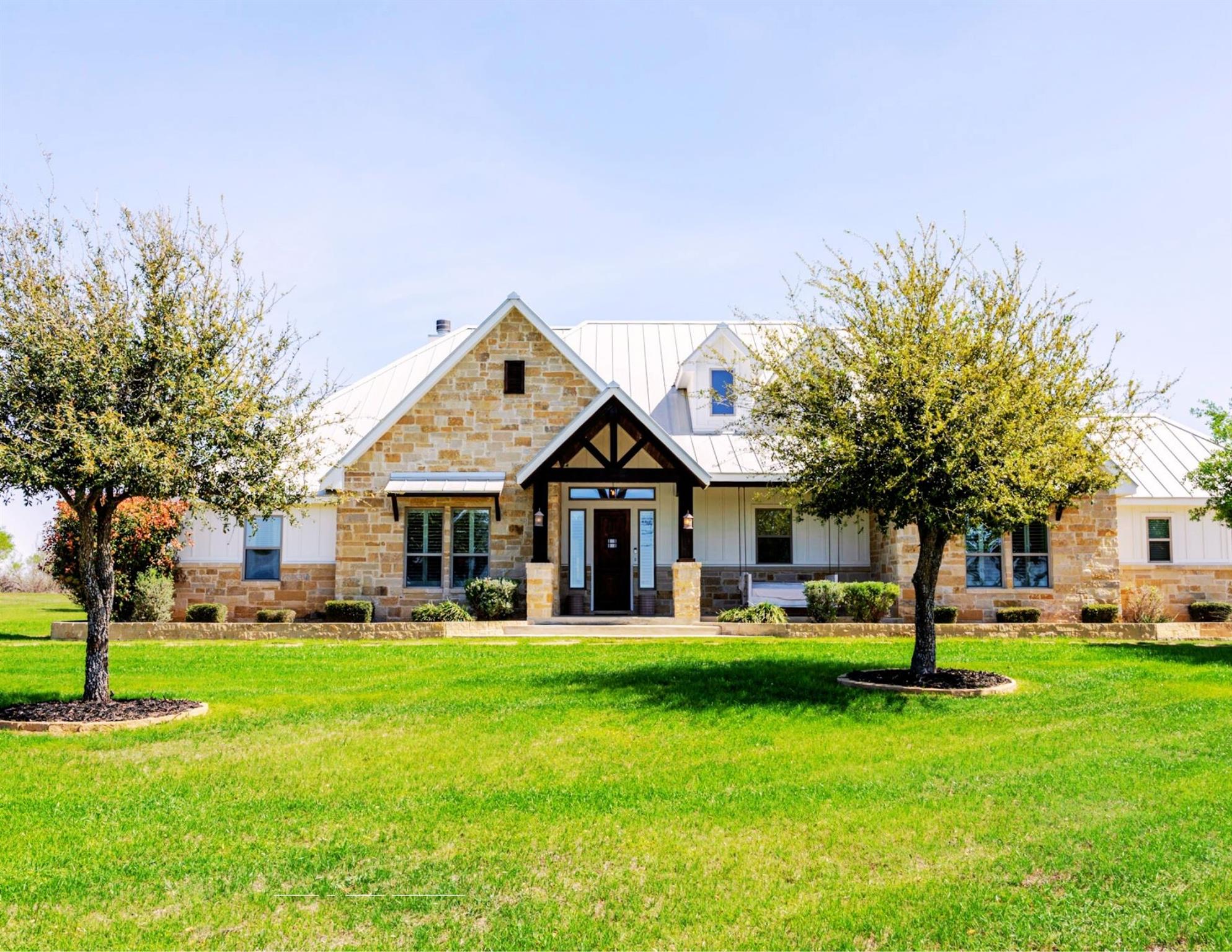 Details for 1980 County Road 361, La Vernia, TX 78121