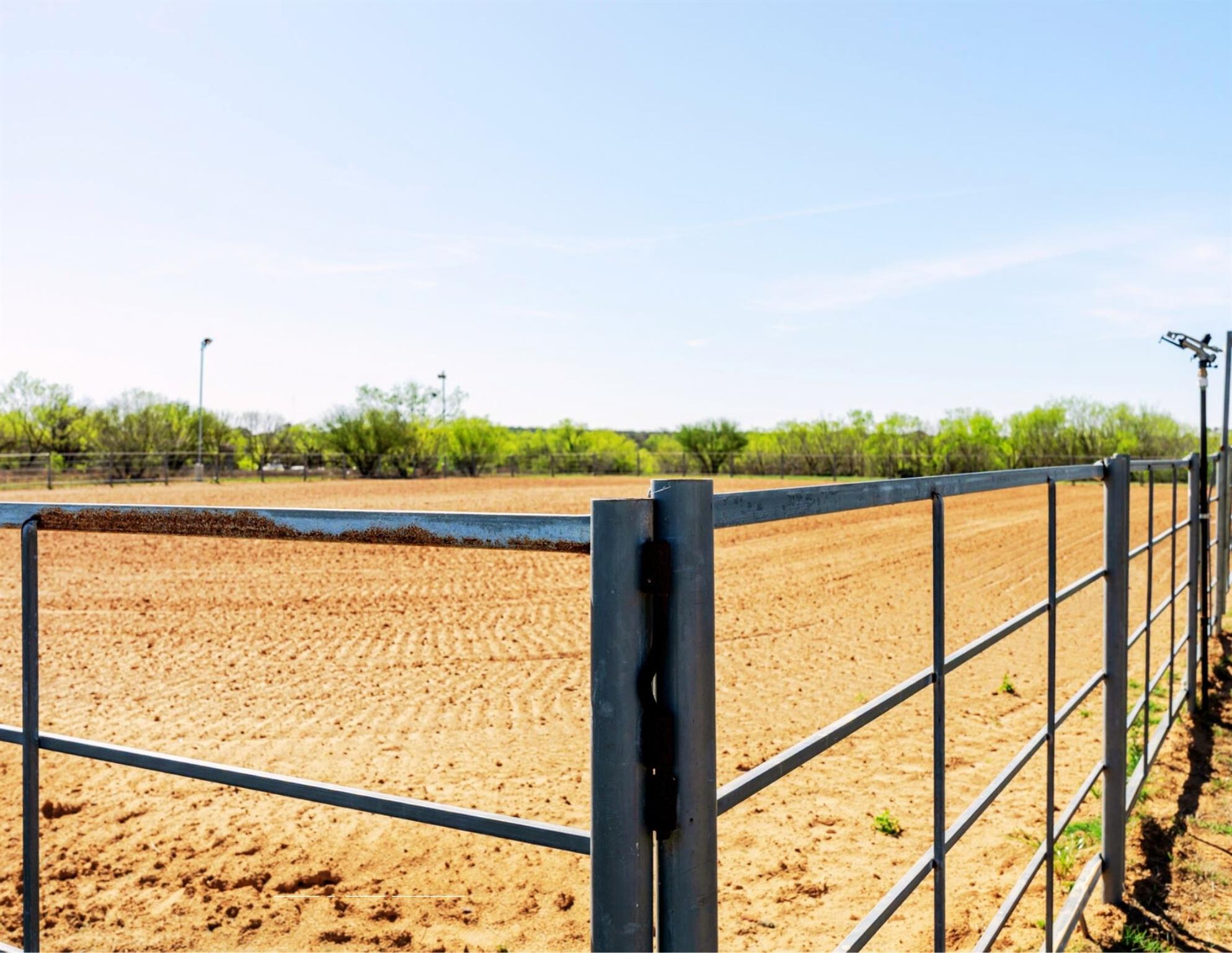 Image 32 of 40 For 1980 County Road 361