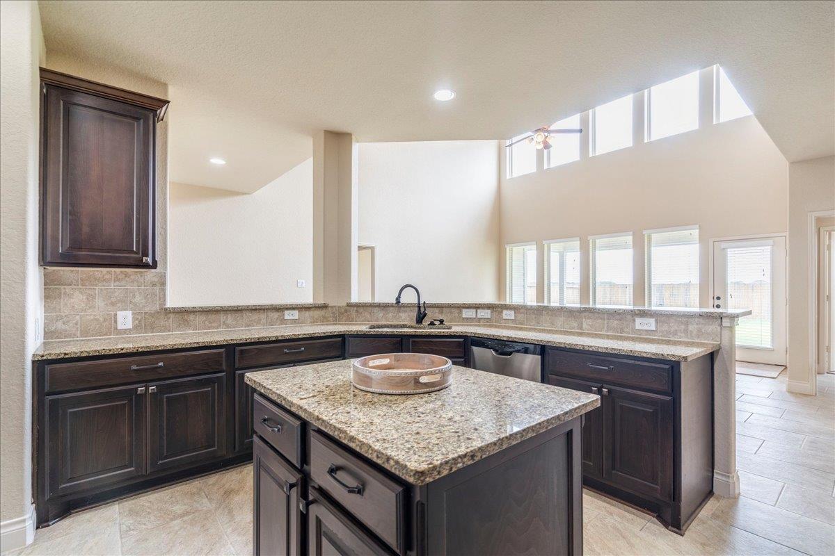 Image 2 of 39 For 2933 Countryside Path