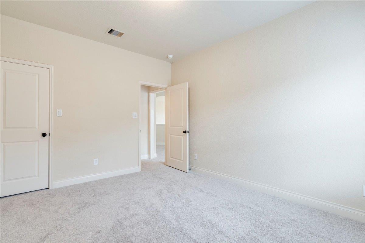 Image 27 of 39 For 2933 Countryside Path