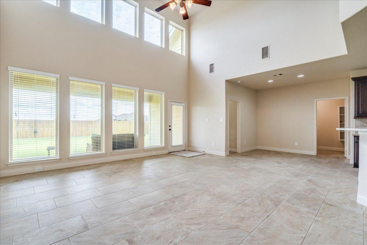 Image 3 of 39 For 2933 Countryside Path