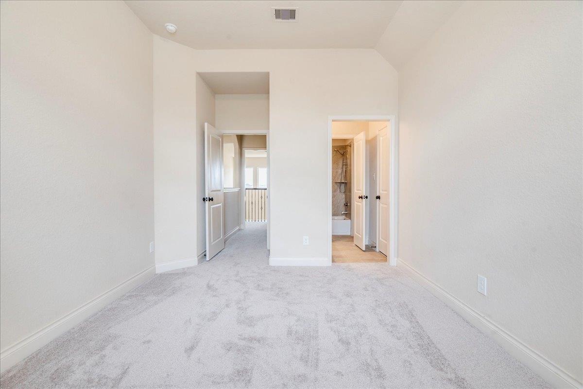 Image 30 of 39 For 2933 Countryside Path