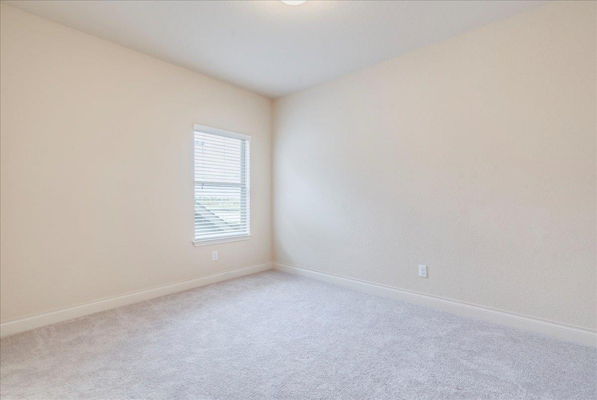 Image 32 of 39 For 2933 Countryside Path