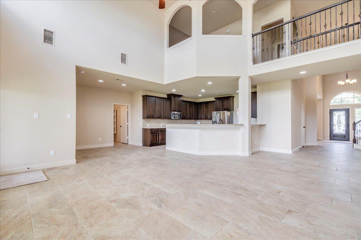 Image 4 of 39 For 2933 Countryside Path