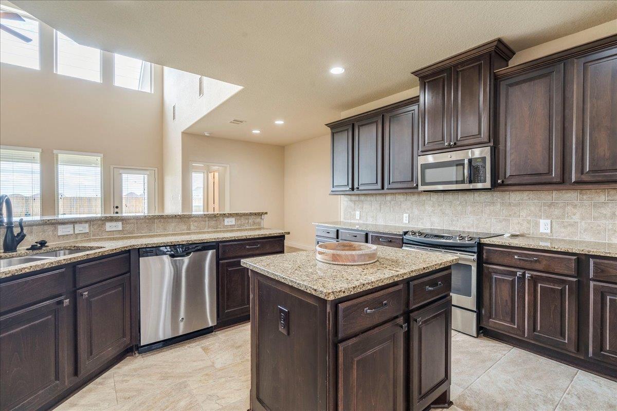 Image 6 of 39 For 2933 Countryside Path