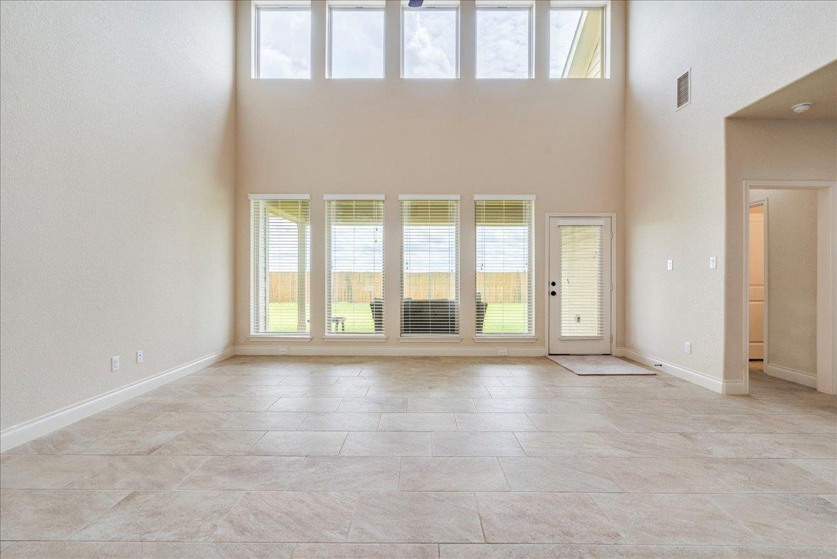 Image 9 of 39 For 2933 Countryside Path