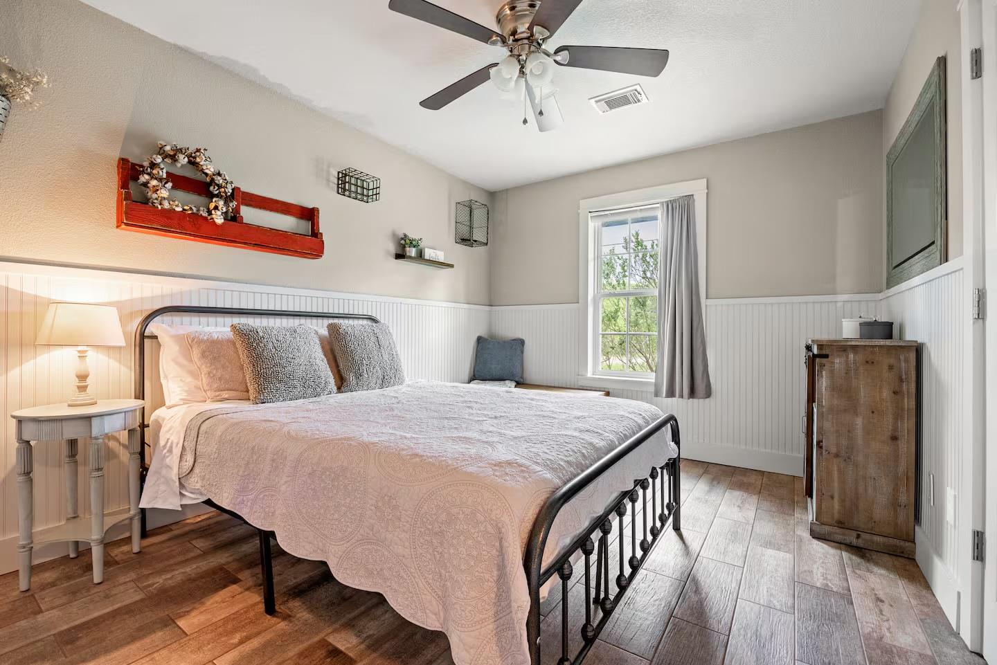 Image 14 of 18 For 801 John Knox Rd