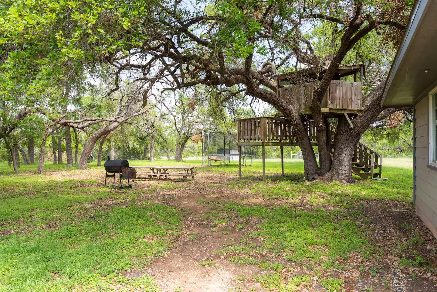 Image 3 of 18 For 801 John Knox Rd