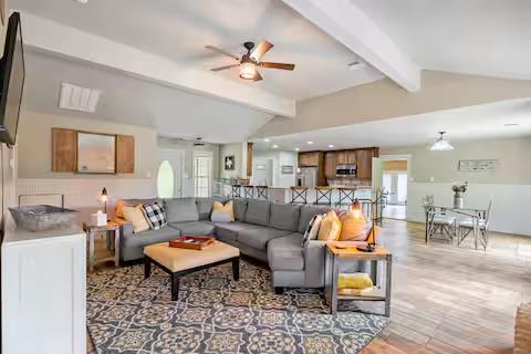 Image 4 of 18 For 801 John Knox Rd