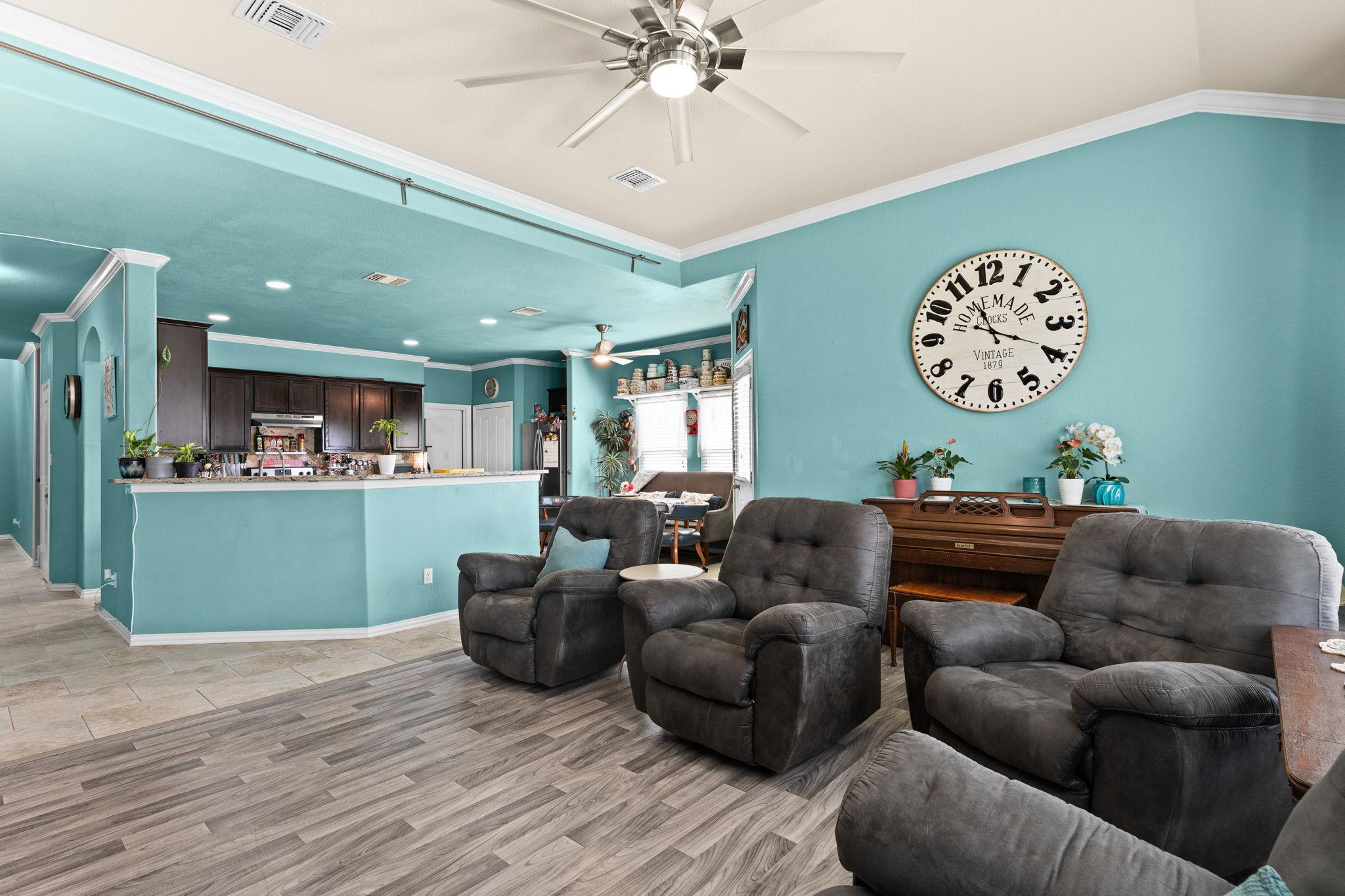 Image 4 of 29 For 3700 Joyce Ln