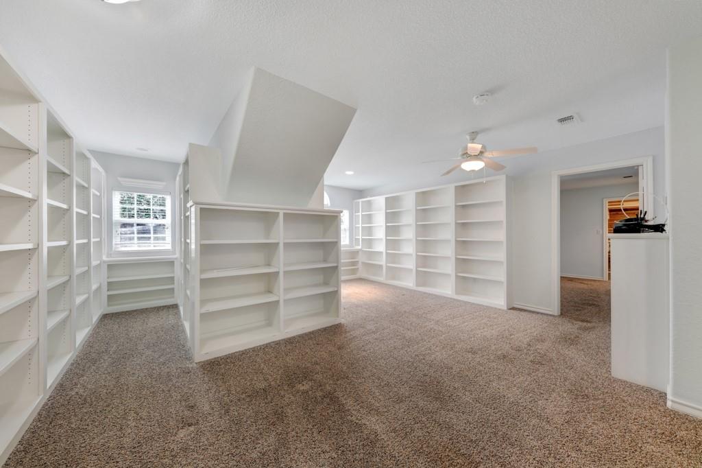 Image 21 of 40 For 639 Bluff Ridge Ct