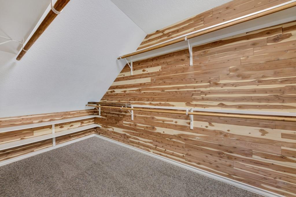 Image 25 of 40 For 639 Bluff Ridge Ct