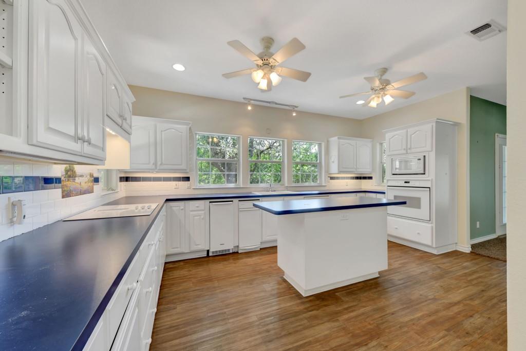 Image 8 of 40 For 639 Bluff Ridge Ct