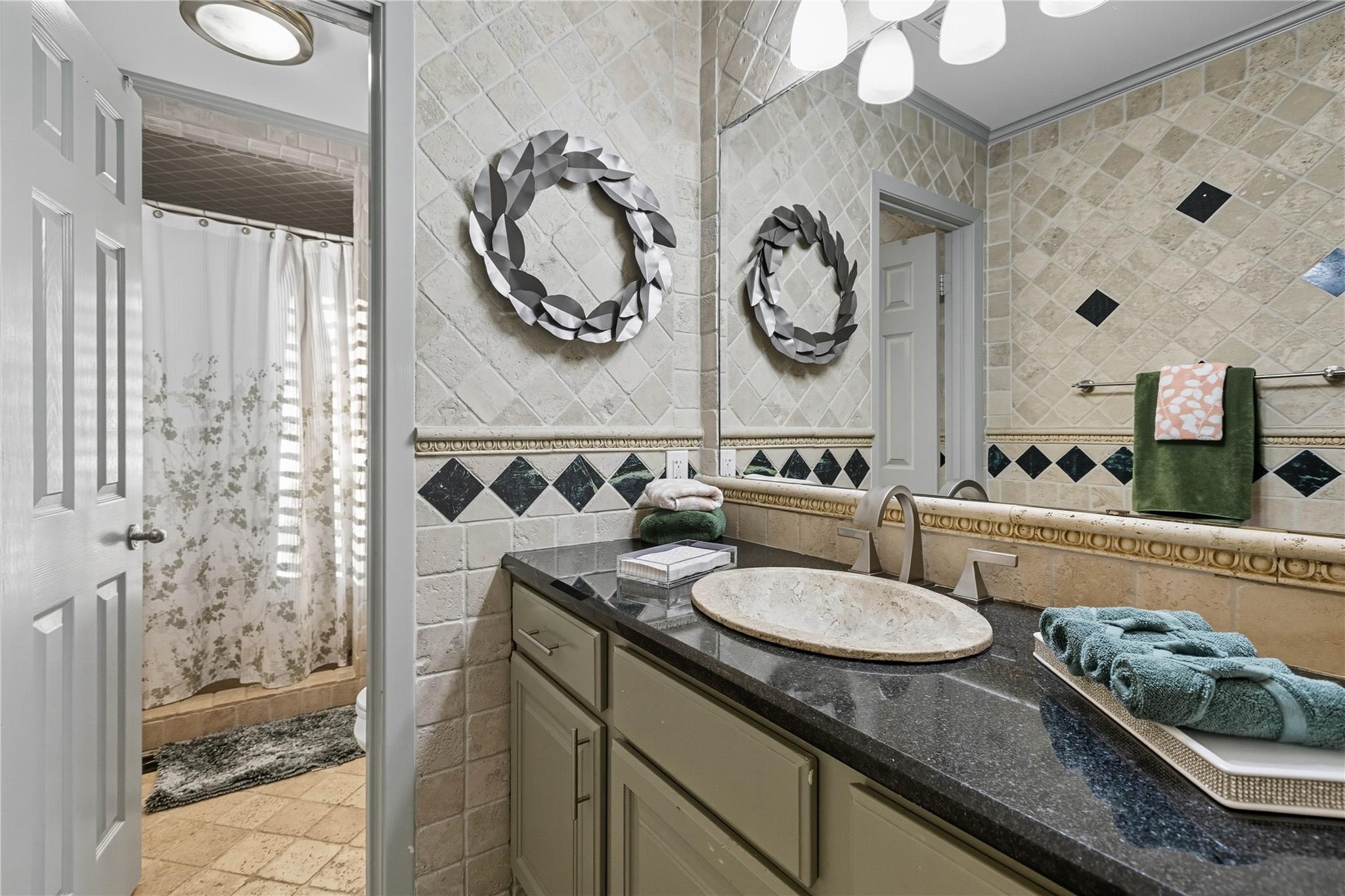 Image 15 of 29 For 11405 Antler Ln