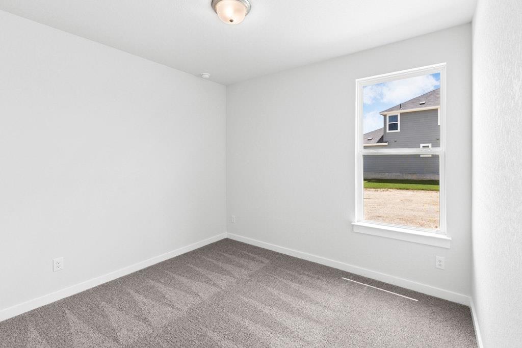 Image 20 of 28 For 1518 Bluff Path